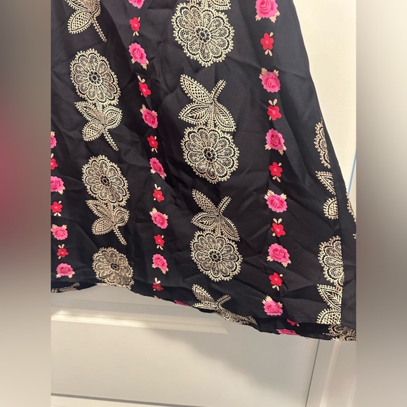 SUNNER FLORAL SLEEVELESS DRESS - Picture 5 of 6